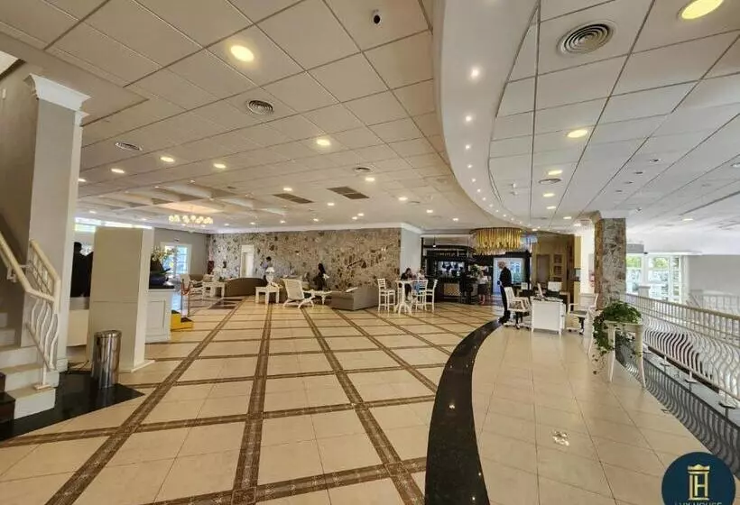 هتل Il Campanario Villaggio Resort