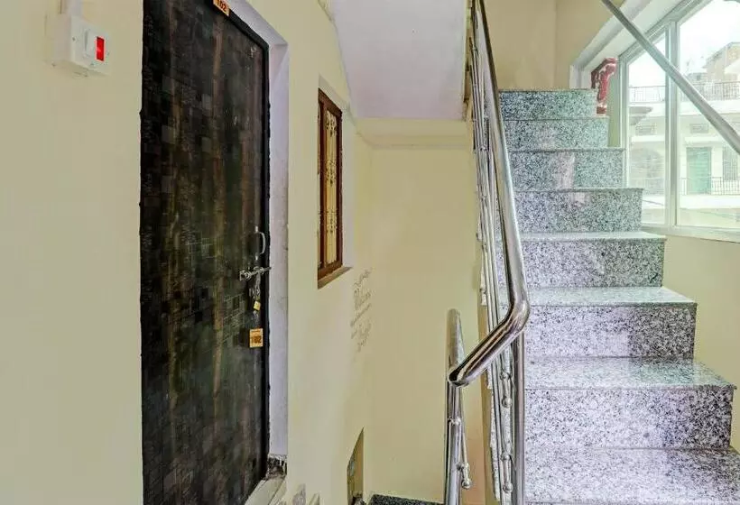 ホテル Oyo Flagship Manjushree P Guest House