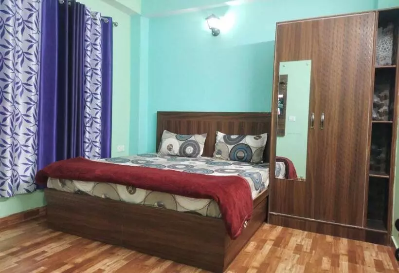 ホテル Oyo Iae508 Shree Homestay
