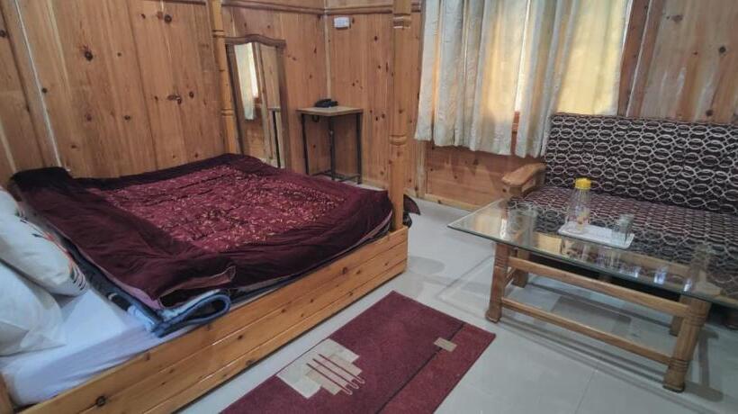 Kalindi Nature Resort Lakhamandal