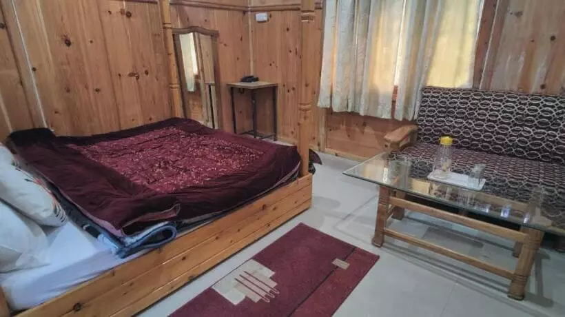 Kalindi Nature Resort Lakhamandal