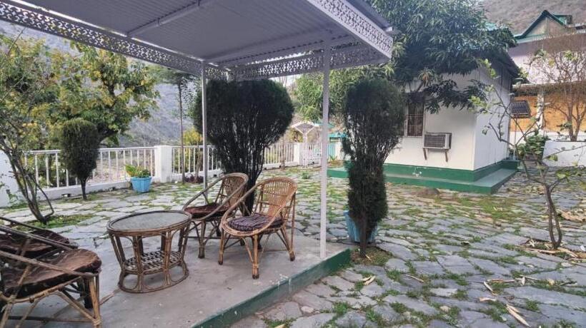 Kalindi Nature Resort Lakhamandal