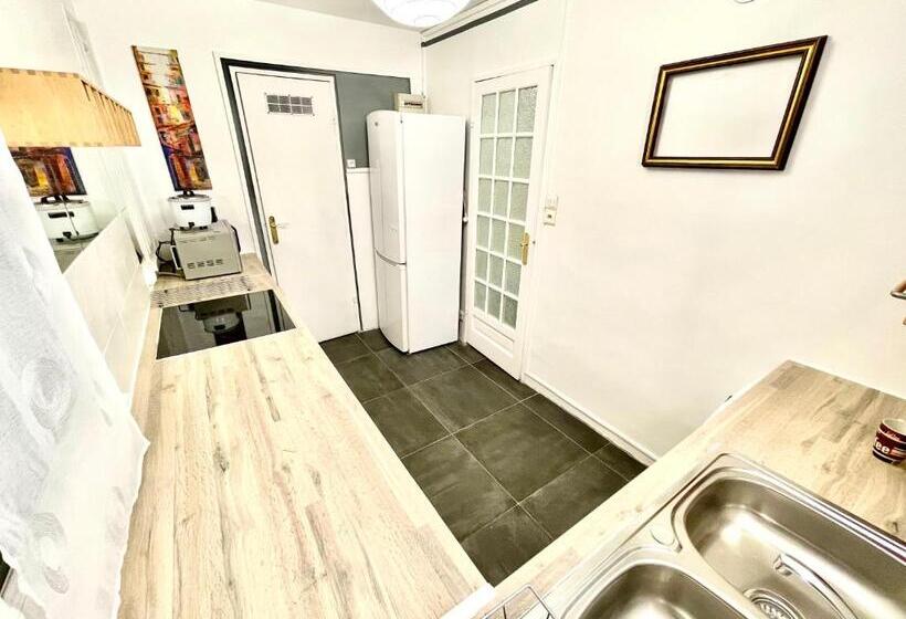 Пансион Chambre Privée en Colocation Dans Un Appartement Au Centre De Rillieux La Pape