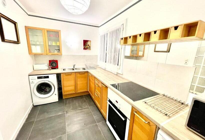 Пансион Chambre Privée en Colocation Dans Un Appartement Au Centre De Rillieux La Pape