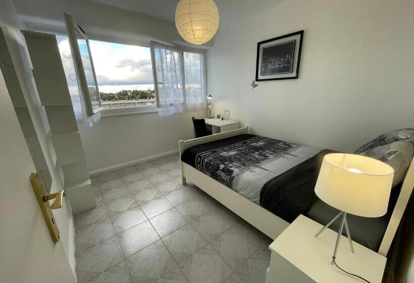 Pensión Chambre Privée en Colocation Dans Un Appartement Au Centre De Rillieux La Pape