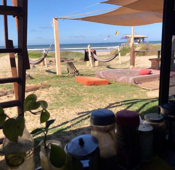 پانسیون La Pequeña Hostel