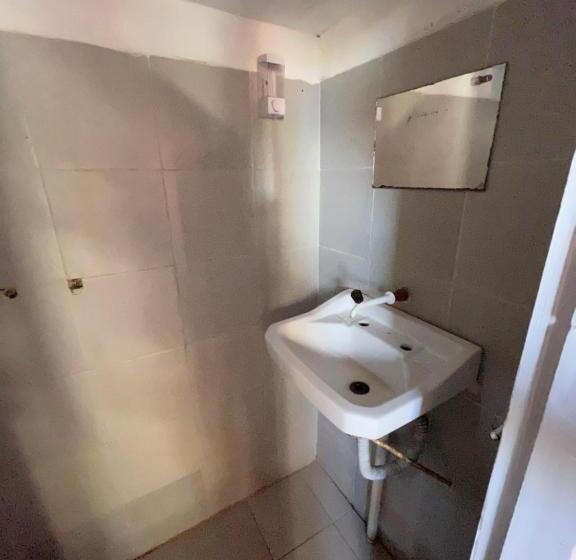 پانسیون La Pequeña Hostel