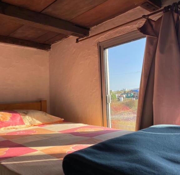 پانسیون La Pequeña Hostel