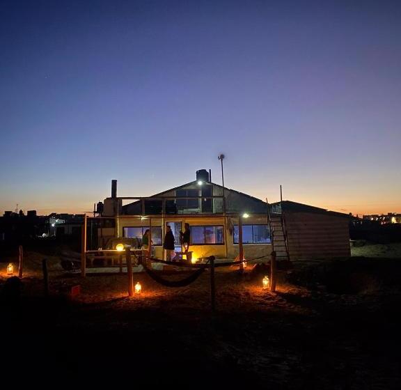 پانسیون La Pequeña Hostel