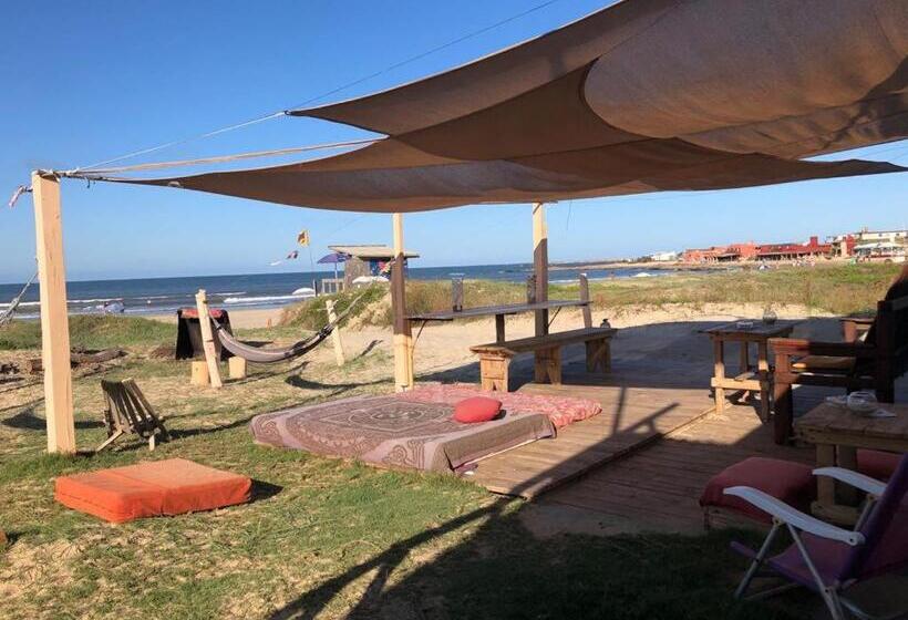 پانسیون La Pequeña Hostel