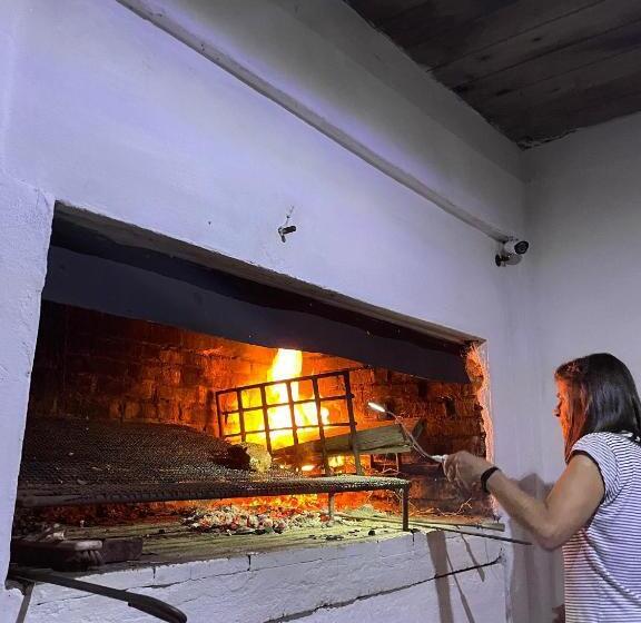 پانسیون La Pequeña Hostel