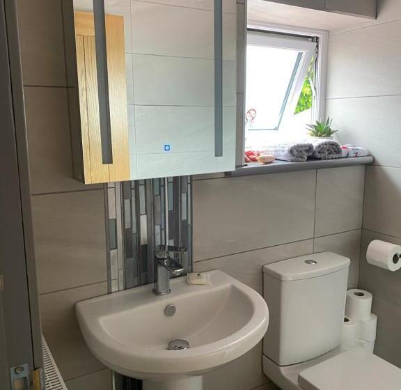 膳宿费 The Moores Castle Holiday Suites