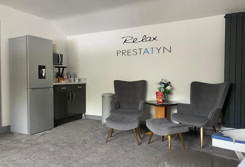 膳宿费 The Moores Castle Holiday Suites