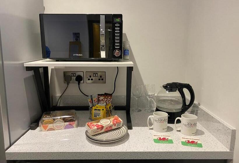 膳宿费 The Moores Castle Holiday Suites