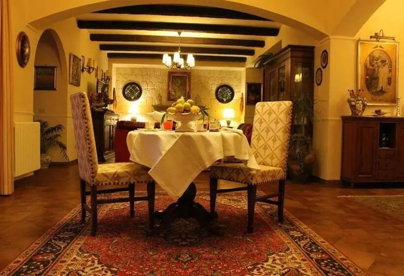 ペンション Villa San Redina   B&b