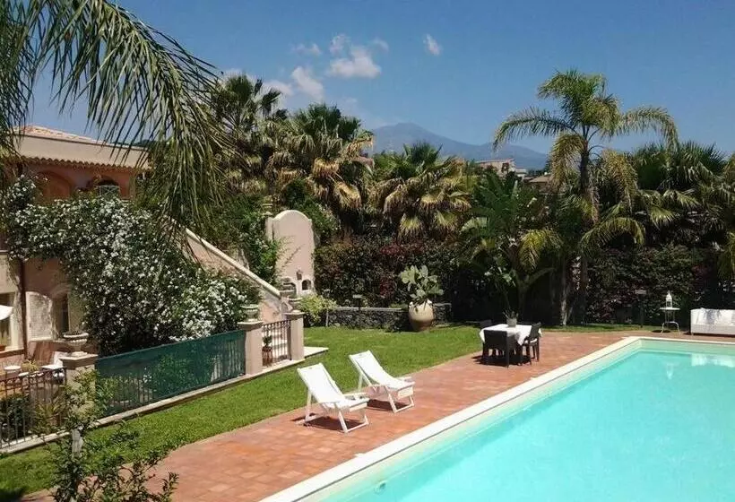 ペンション Villa San Redina   B&b