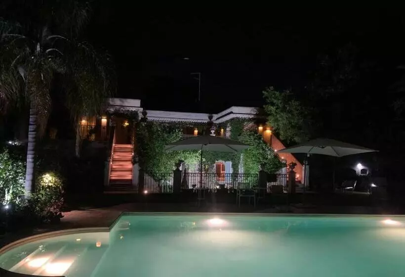 ペンション Villa San Redina   B&b