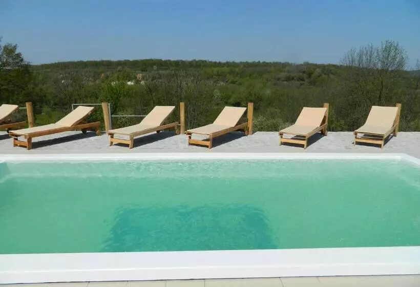 ユースホステル гостевая усадьба родовое гнездо