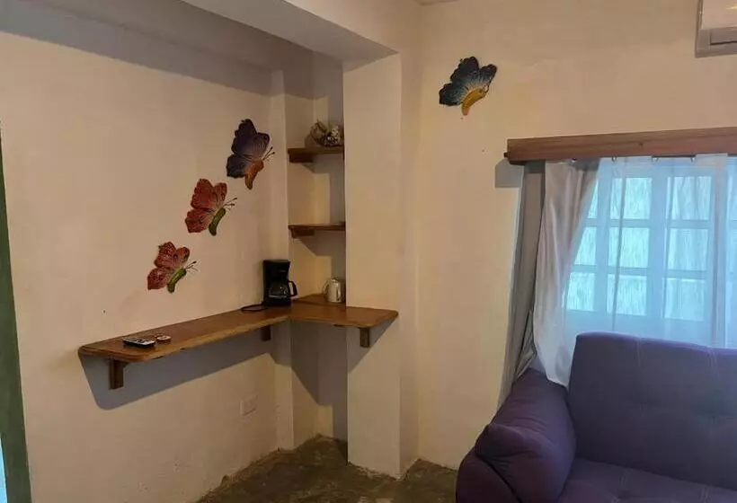 ユースホステル Casa Gajah Hotel Cuyo