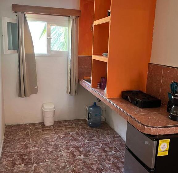 Общежитие Casa Gajah Hotel Cuyo