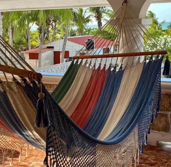 Общежитие Casa Gajah Hotel Cuyo