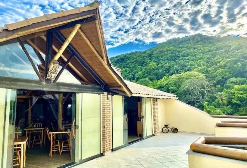 Retkeilymaja Pousada Ondas Do Embaú