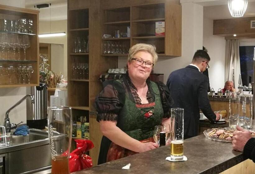 住宿加早餐 Dorfstub N Jochberg