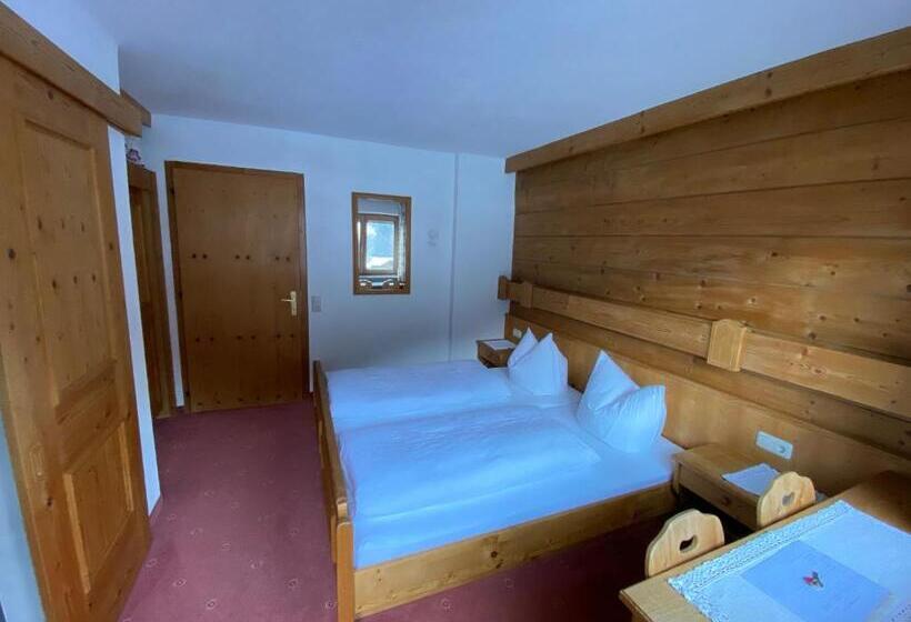 ベッドアンドブレックファースト Pension Kandaharblick