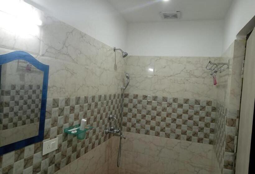 Hotel Delight Deluxe