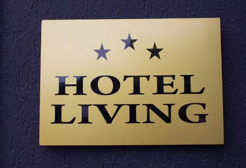 هتل Living