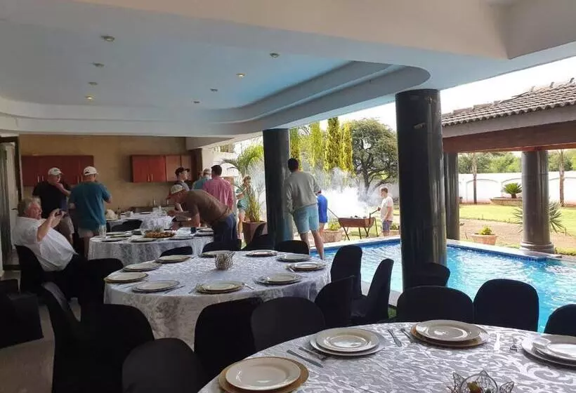 هتل Marble Lodge Estate