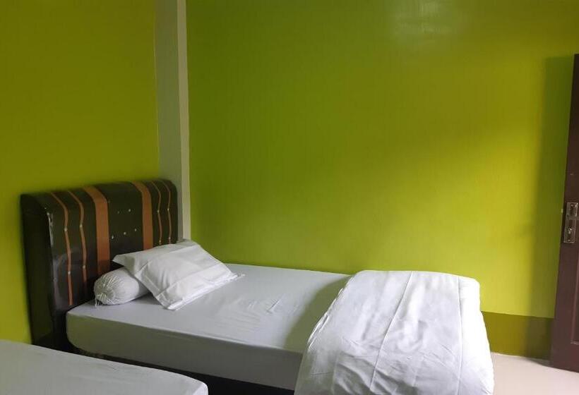 בית מלון כפרי Oyo 3487 Es Em Je Residence