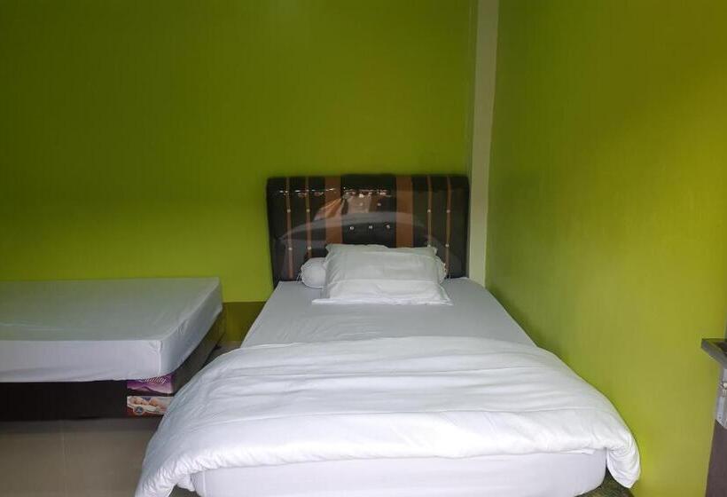 בית מלון כפרי Oyo 3487 Es Em Je Residence