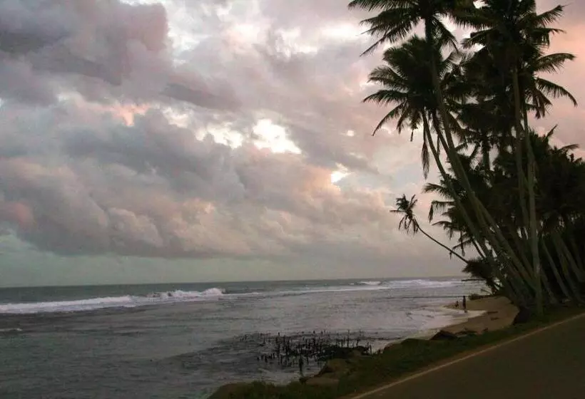 ホテル Savenrose Beach Villa