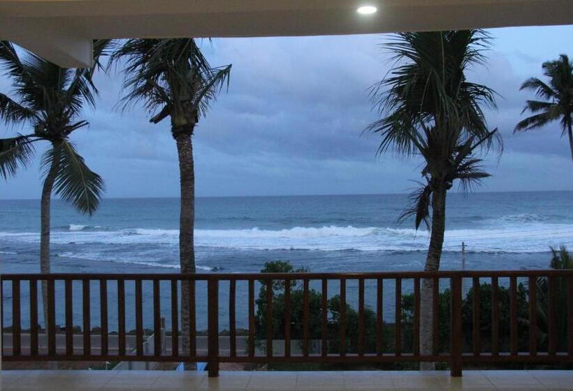 בית מלון כפרי Savenrose Beach Villa