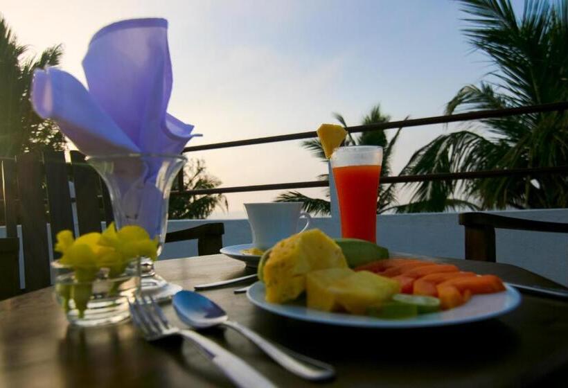 בית מלון כפרי Savenrose Beach Villa