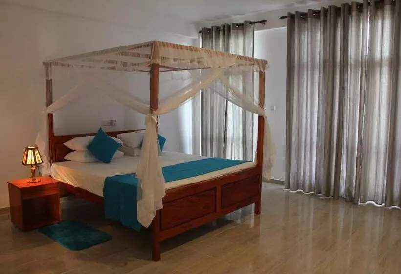 ホテル Savenrose Beach Villa