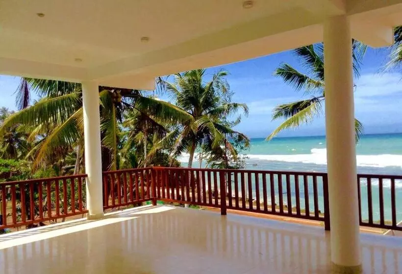 ホテル Savenrose Beach Villa