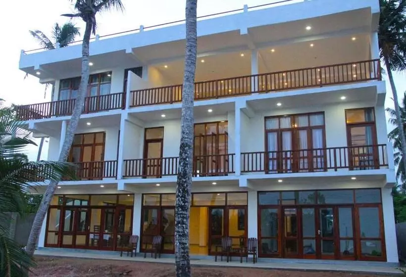 ホテル Savenrose Beach Villa