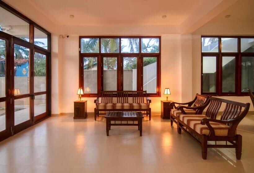 בית מלון כפרי Savenrose Beach Villa