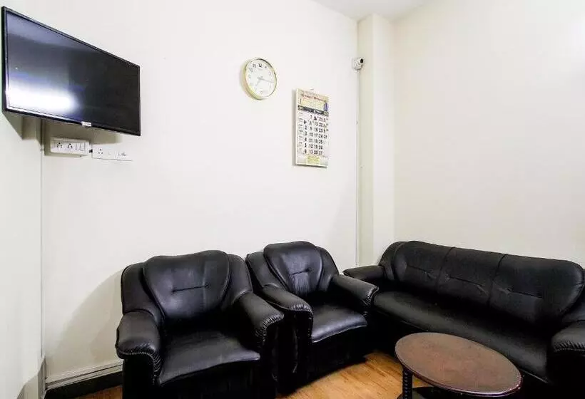 Oyo 67553 Hotel Rai S