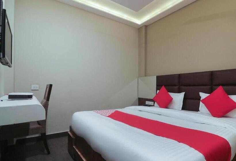 Oyo Hotel Mm Inn And Cafe