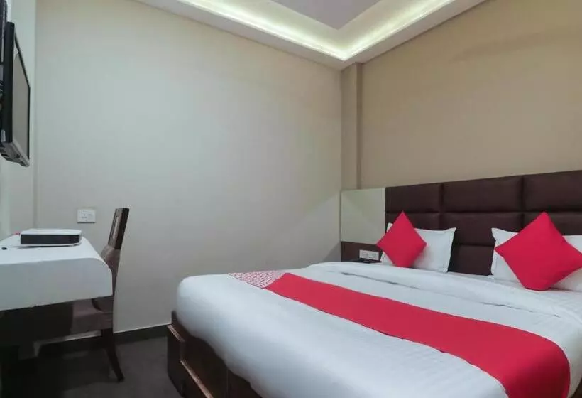 Oyo Hotel Mm Inn And Cafe
