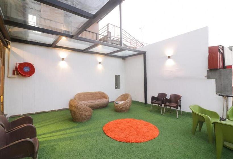 Oyo Hotel Mm Inn And Cafe