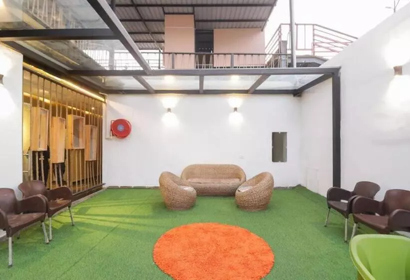 Oyo Hotel Mm Inn And Cafe