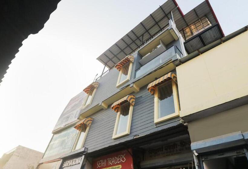 Oyo Hotel Mm Inn And Cafe