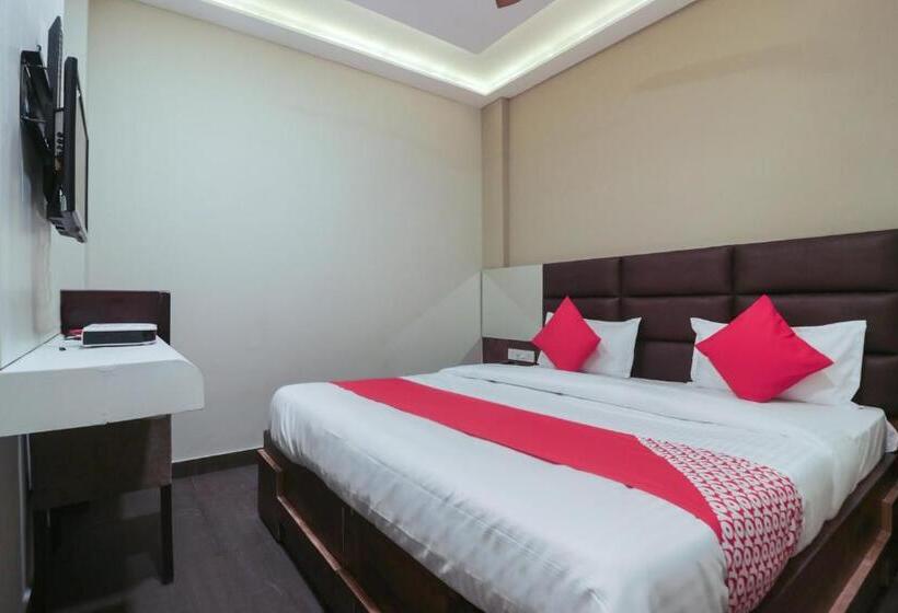 Oyo Hotel Mm Inn And Cafe