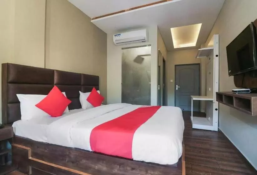 Oyo Hotel Mm Inn And Cafe