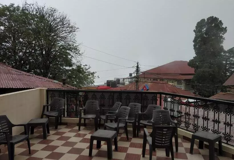 Pension  Basant Watika