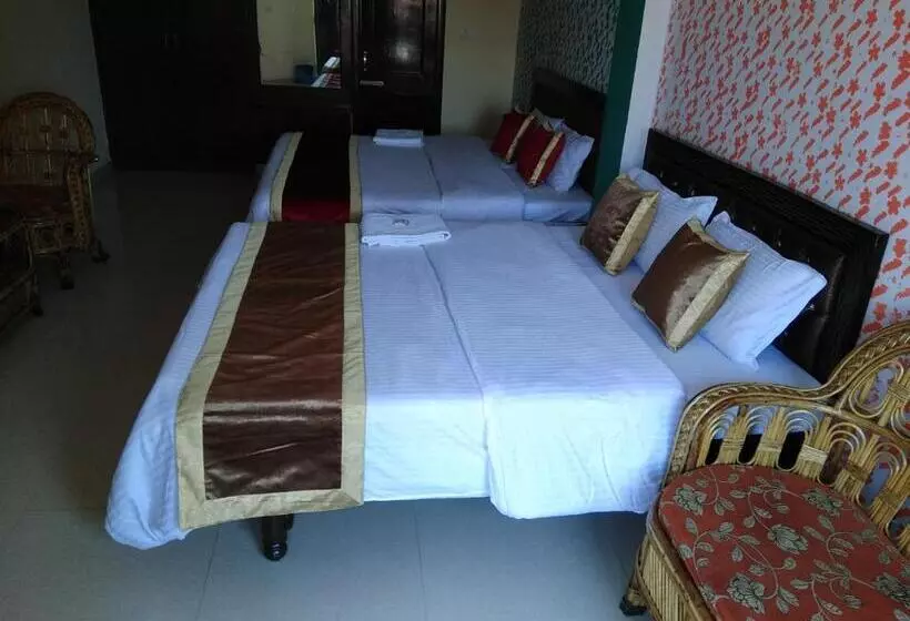 Pension  Basant Watika